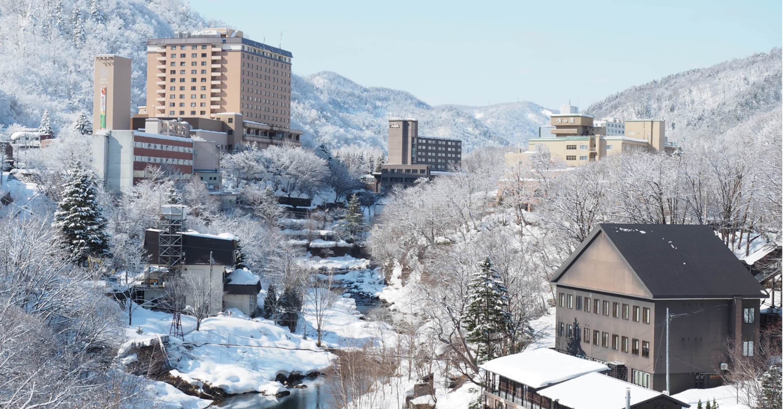 定山渓大橋 冬の豊平川風景